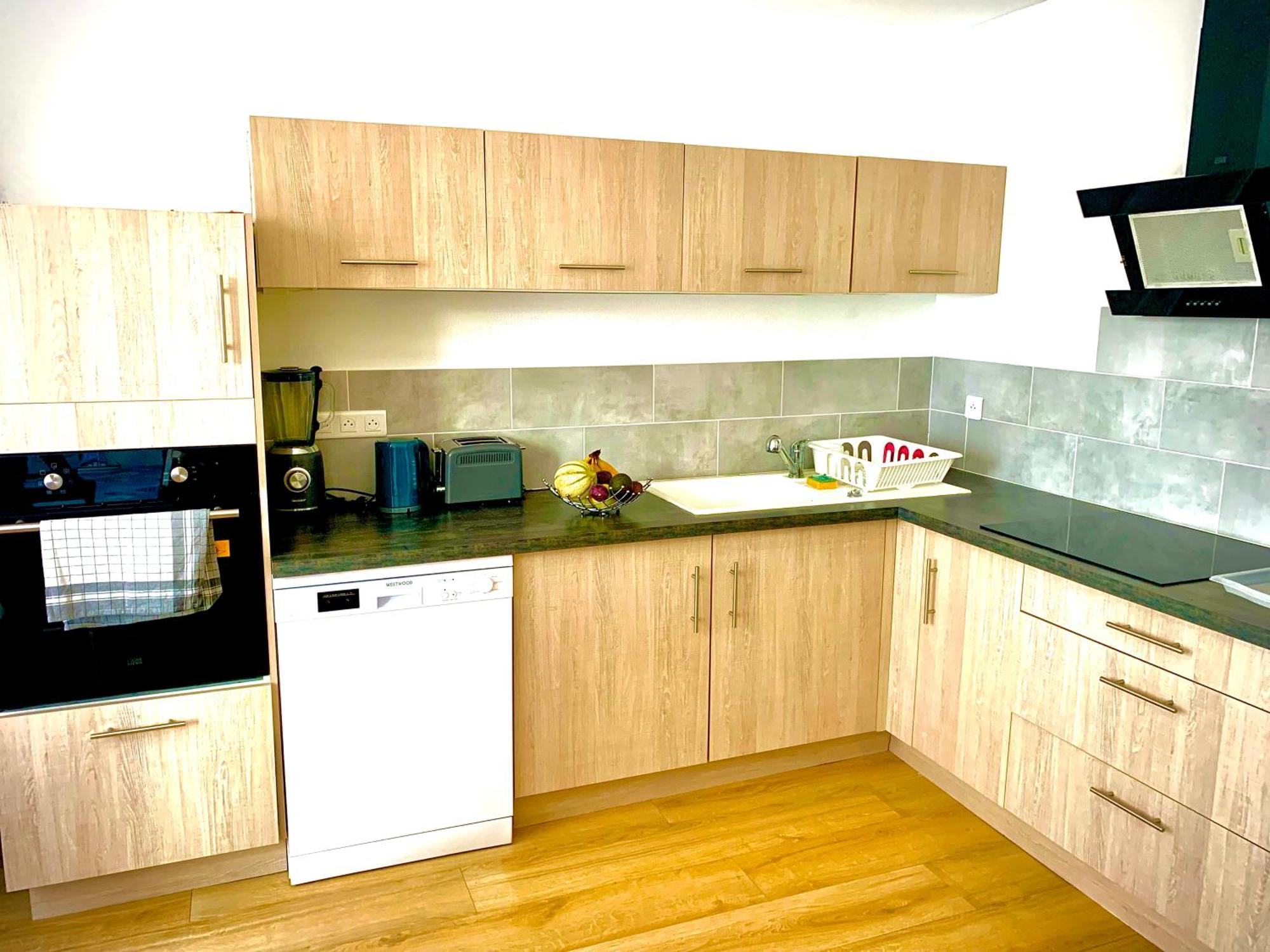 L Indemodable Renove Spacieux Et Lumineux Avec 2 Chambres Sarrebourg Eksteriør billede